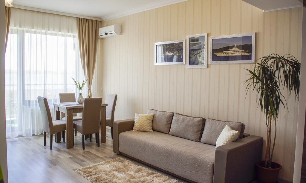 Summerland Beach Privilege Apartment Mamaia Buitenkant foto